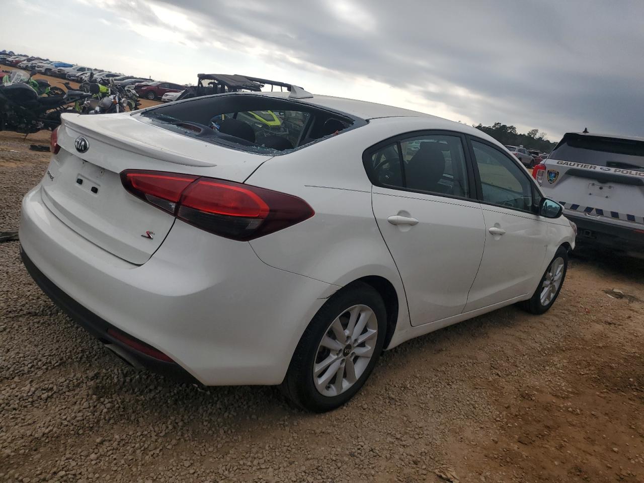 2017 Kia Forte - Image 3