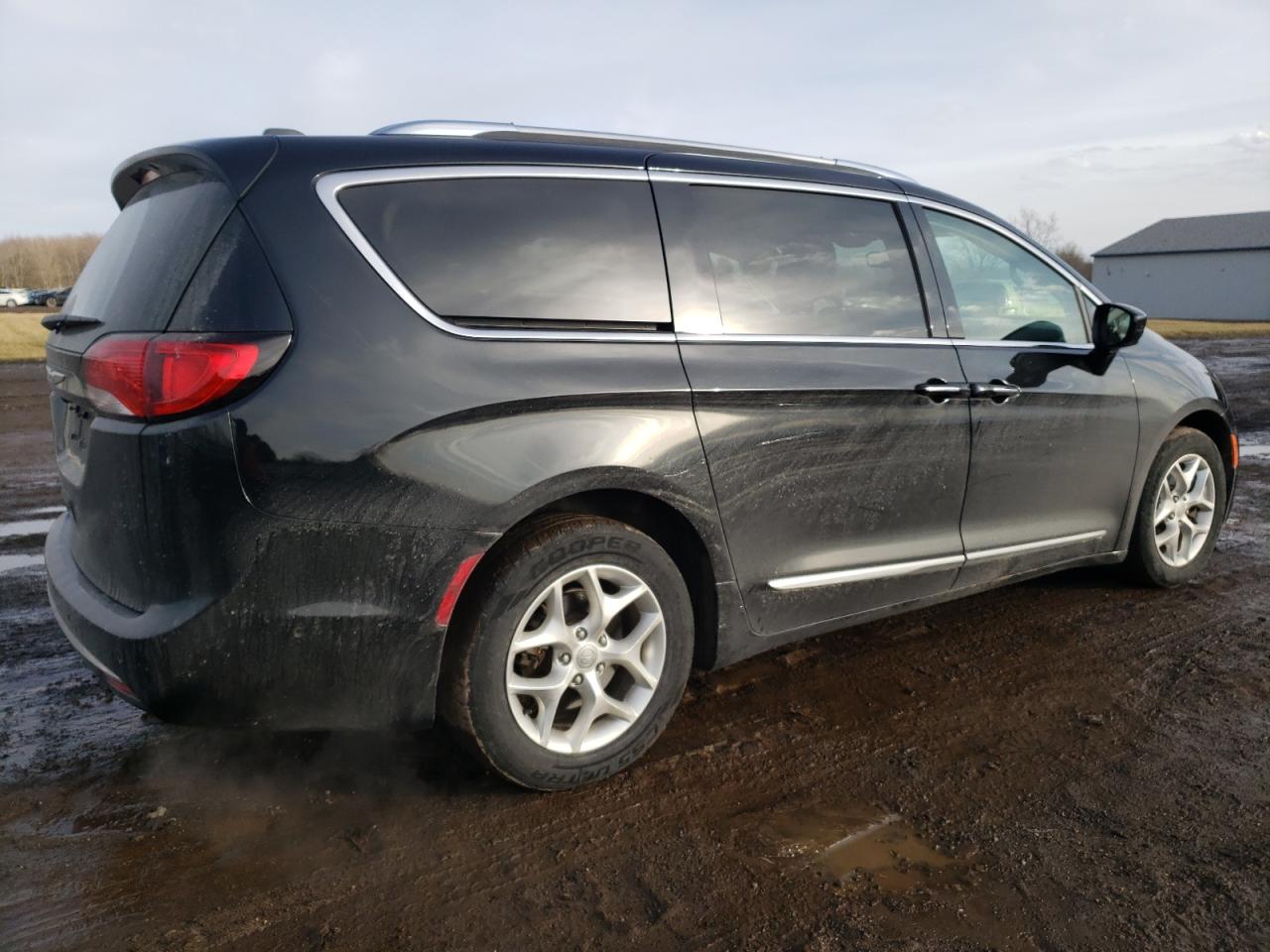 2020 Chrysler Pacifica - Image 3