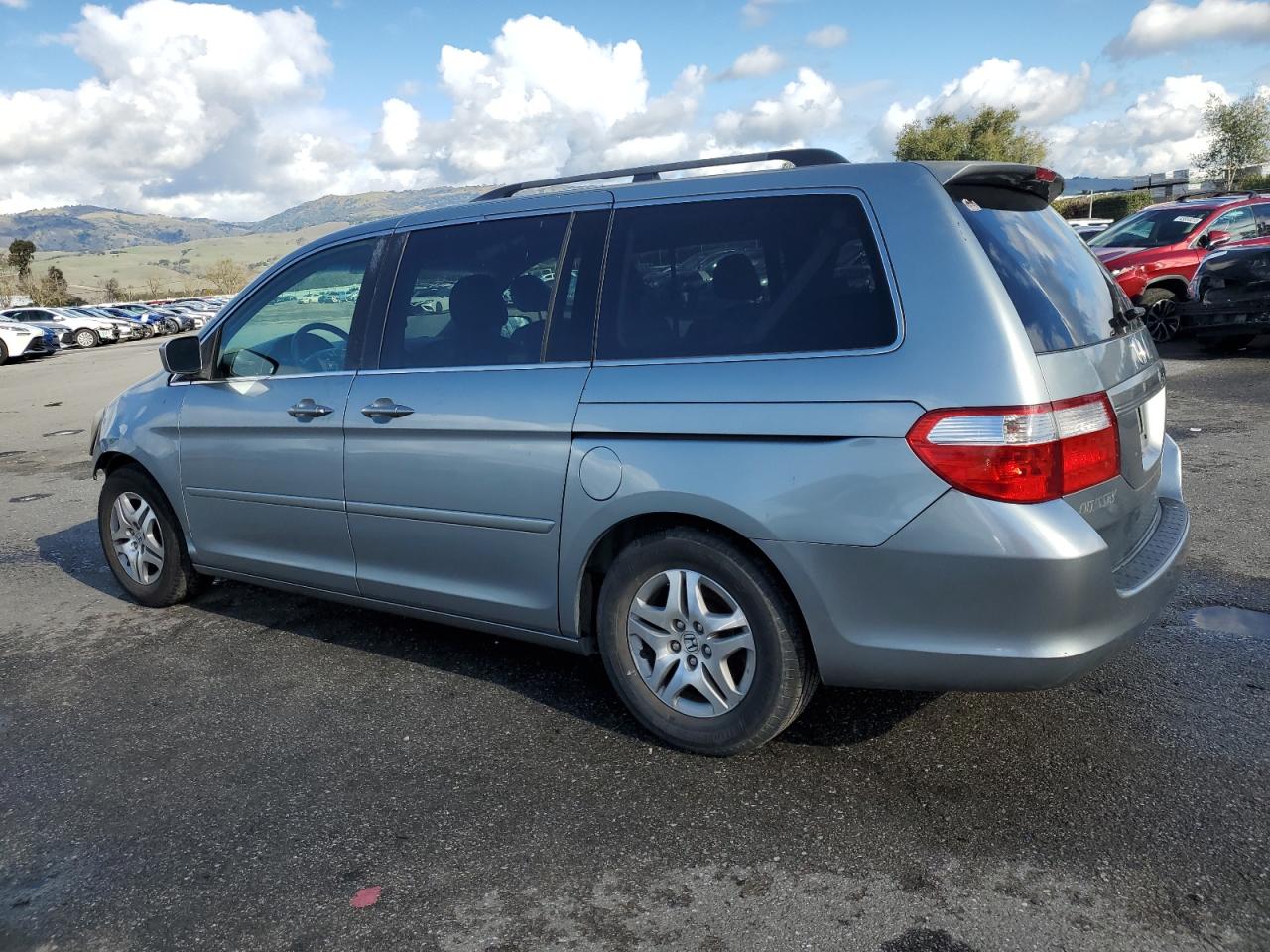 2006 Honda Odyssey - Image 2