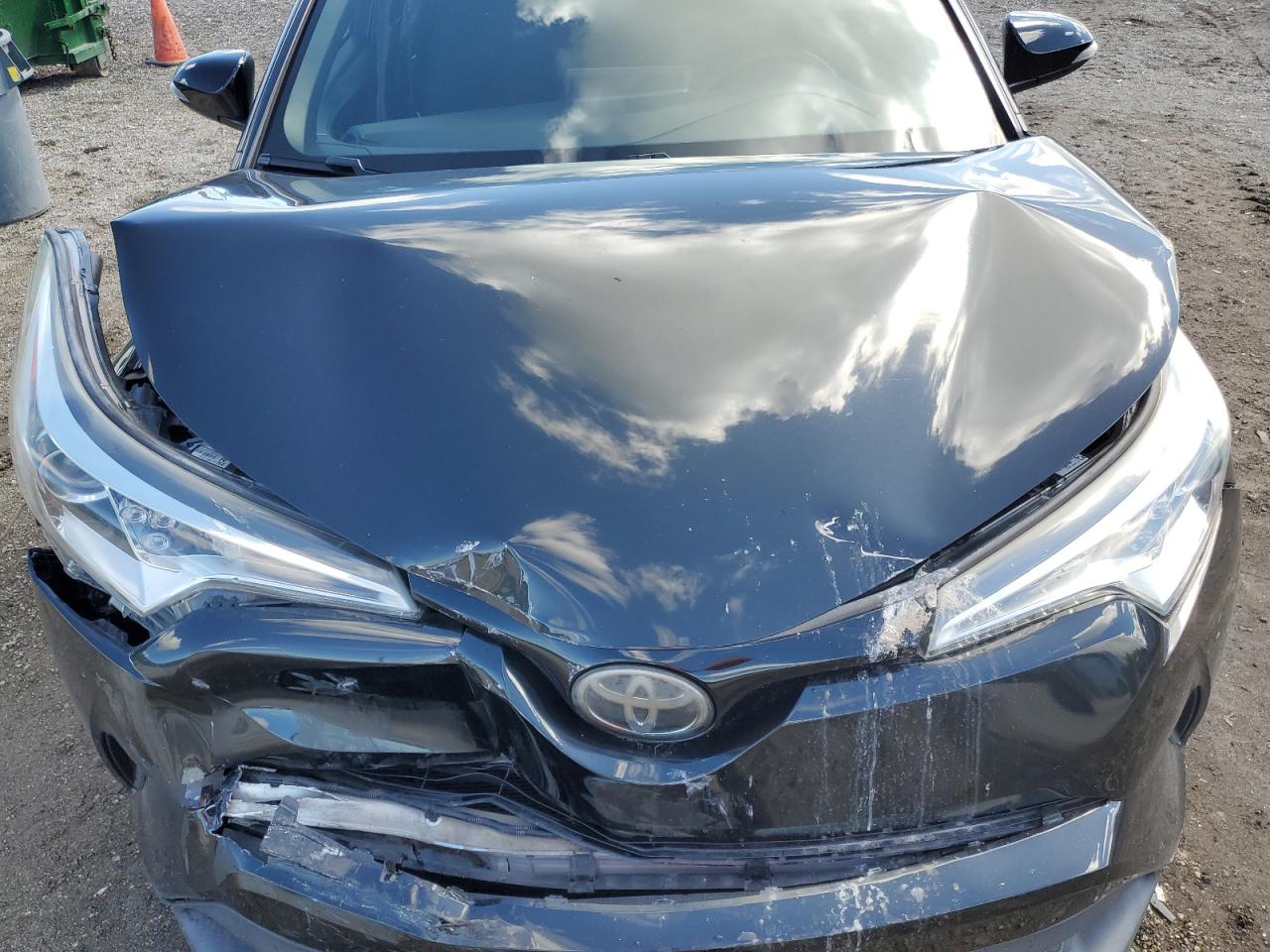 2018 Toyota C-HR - Image 11