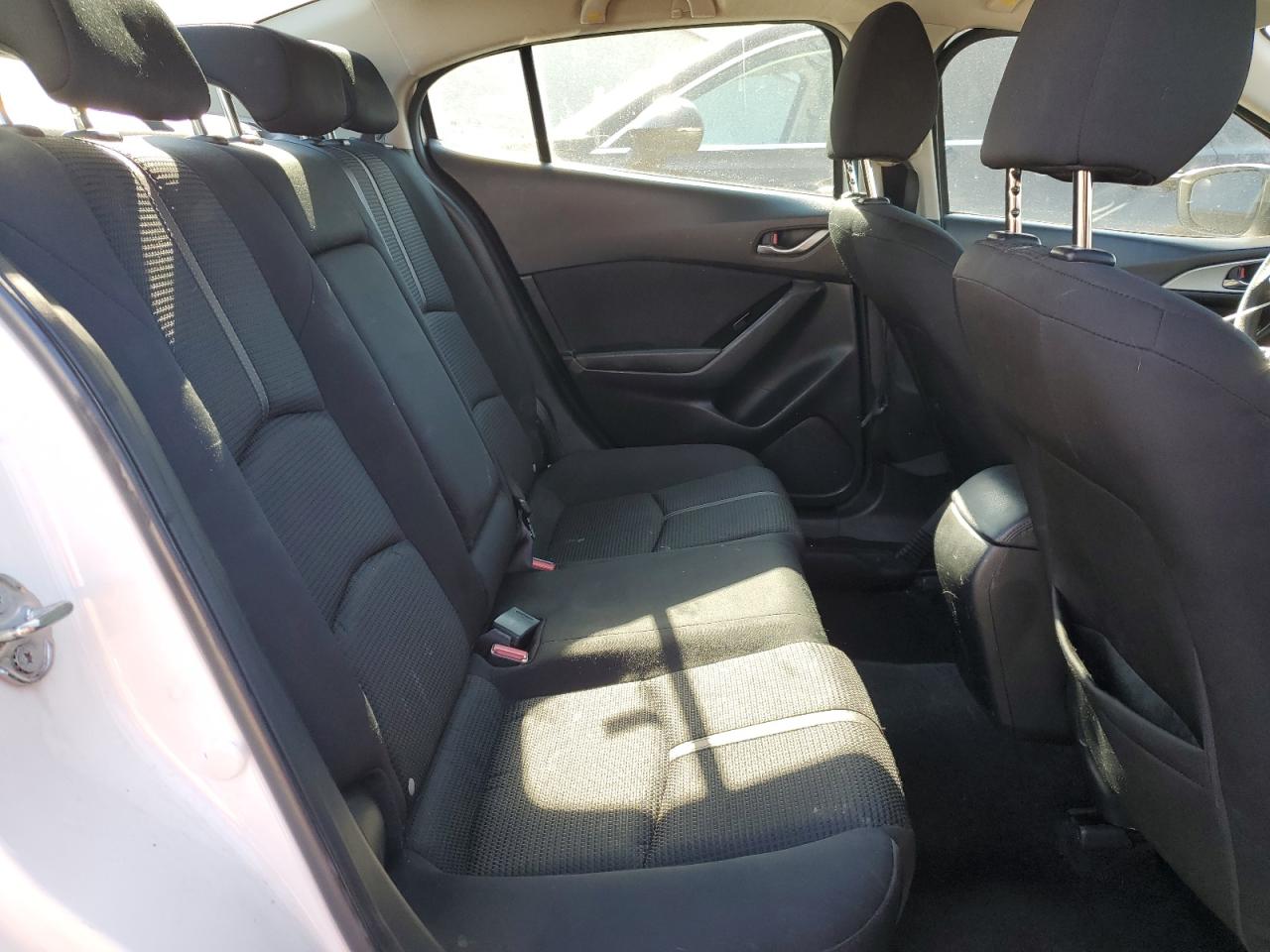 2017 Mazda 3 - Image 10