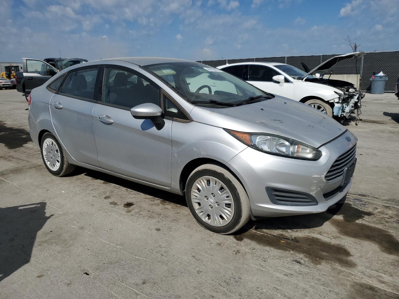 2015 Ford Fiesta - Image 4