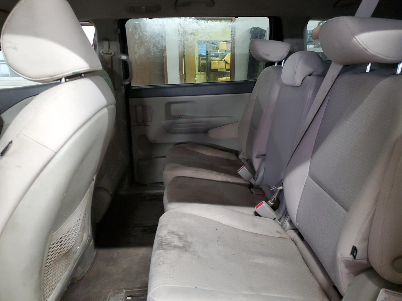 2016 Kia Sedona - Image 11