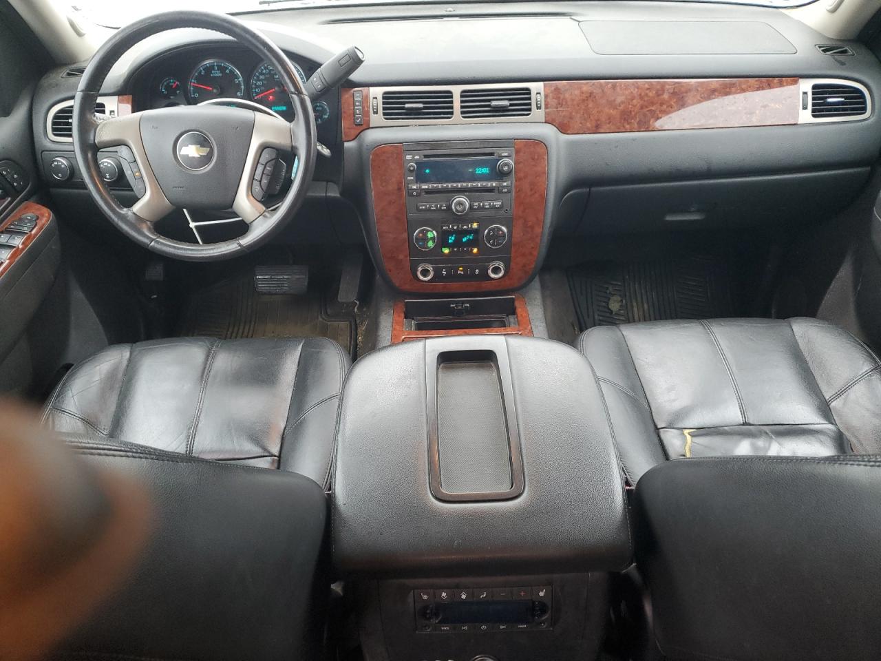 2014 Chevrolet Suburban - Image 8