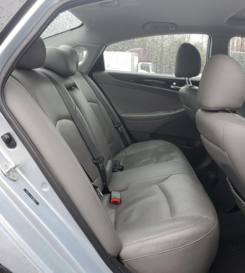 2014 Hyundai Sonata - Image 10