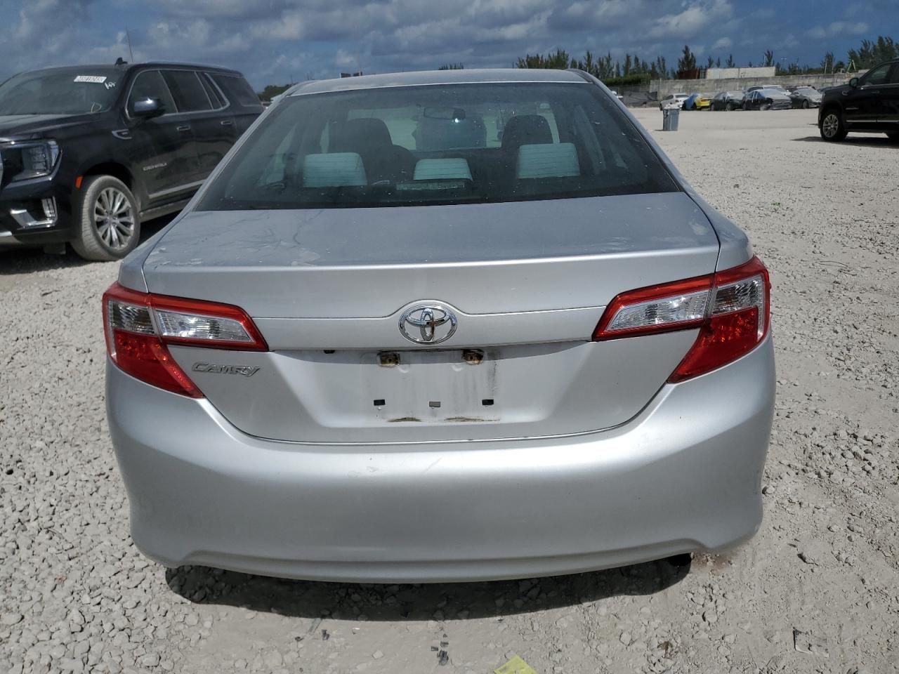 2014 Toyota Camry - Image 6