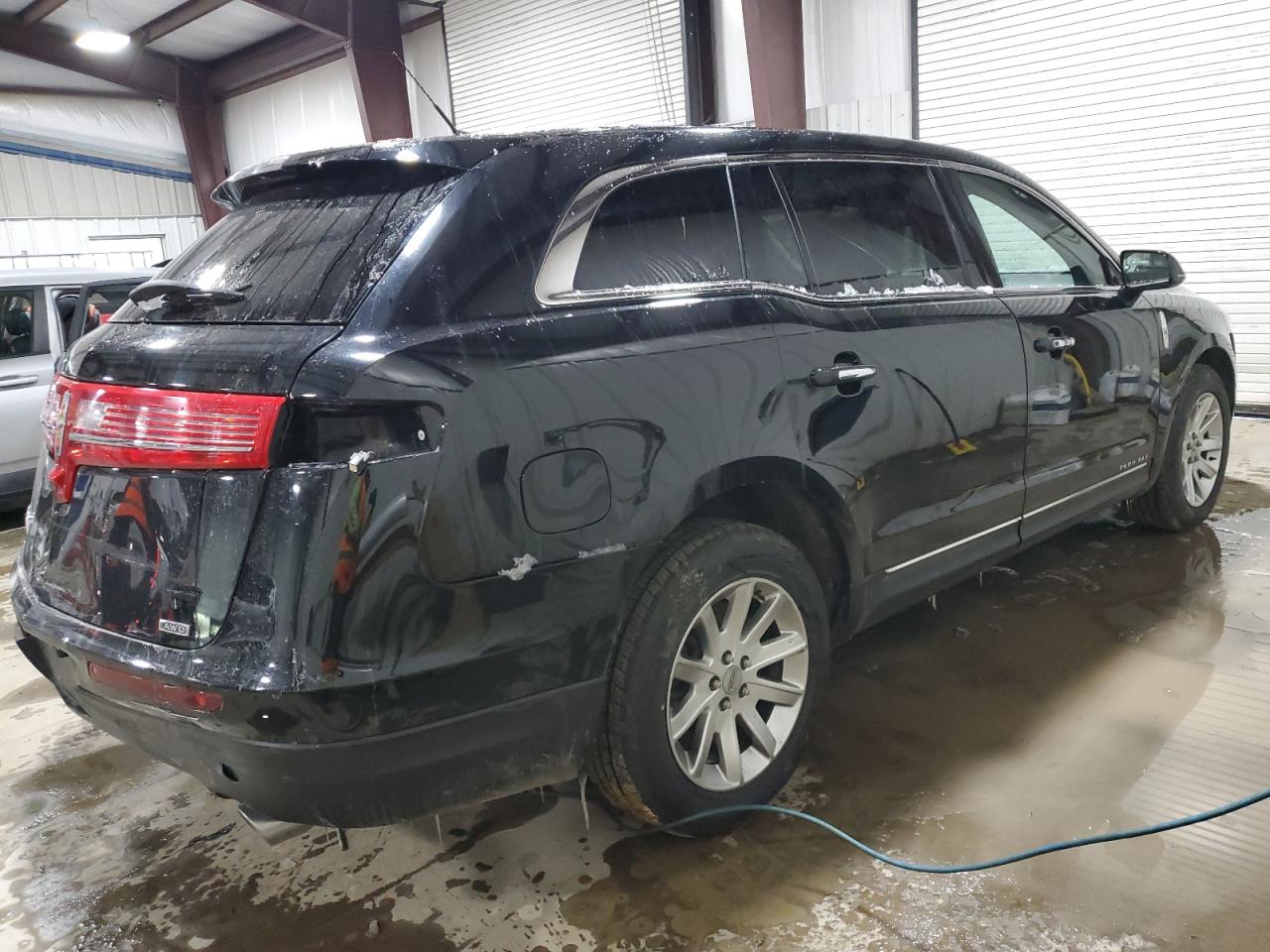 2018 Lincoln MKT - Image 3