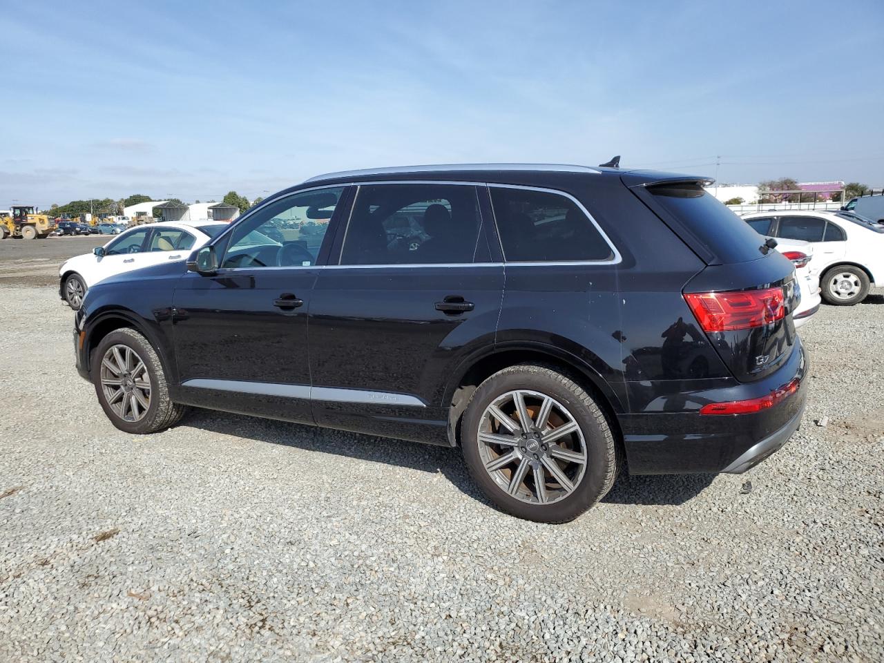 2017 Audi Q7 - Image 2