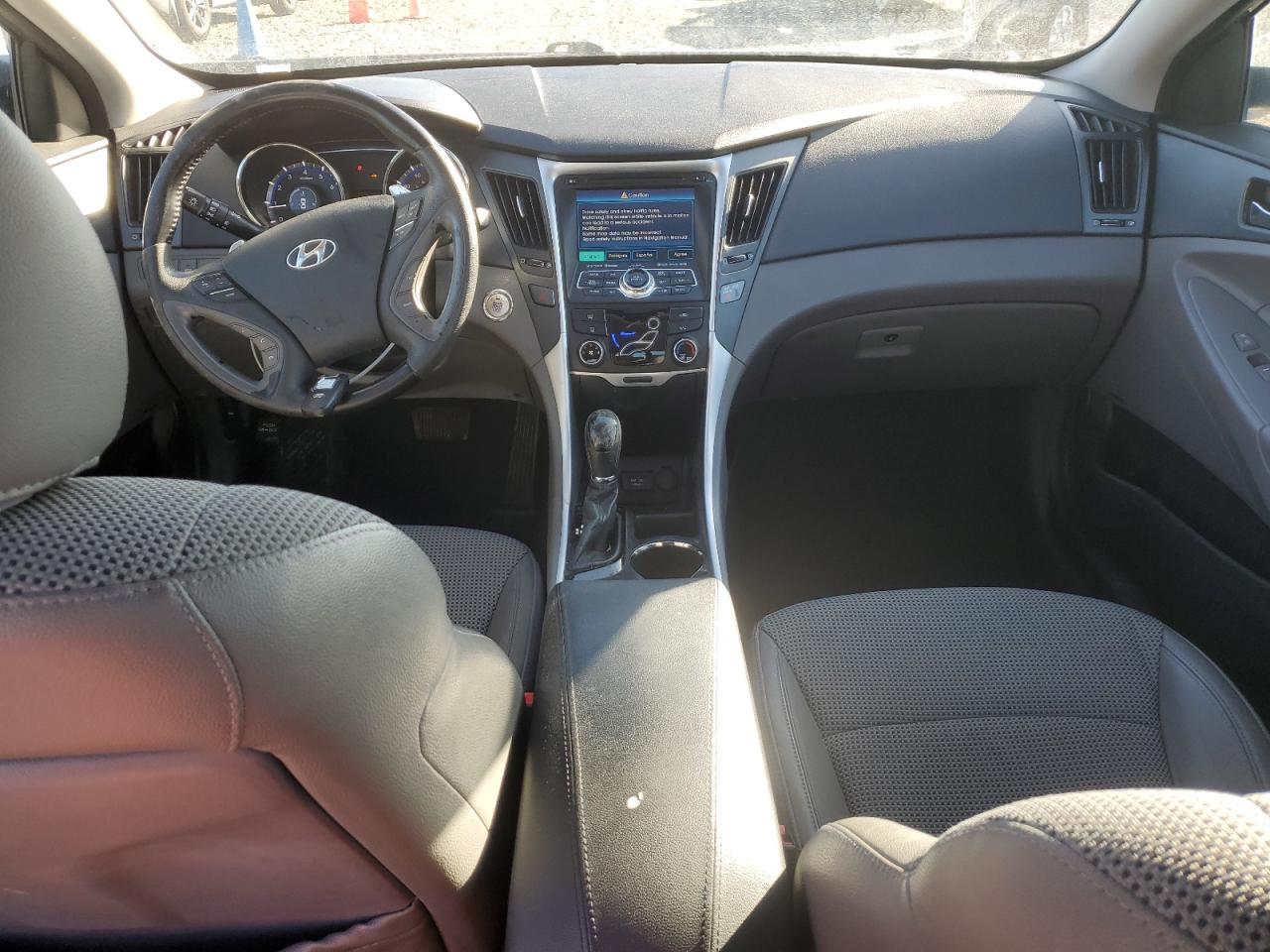 2012 Hyundai Sonata - Image 8