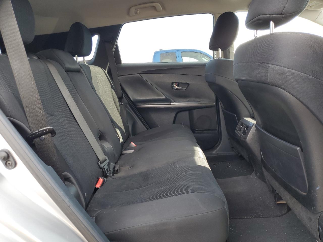 2015 Toyota Venza - Image 11