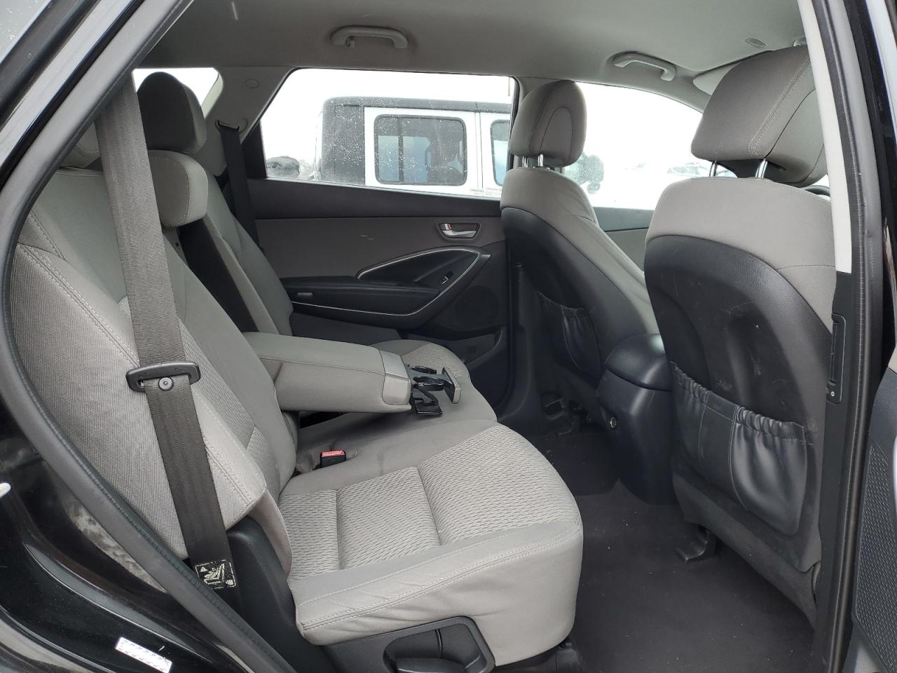 2015 Hyundai Santa Fe - Image 11