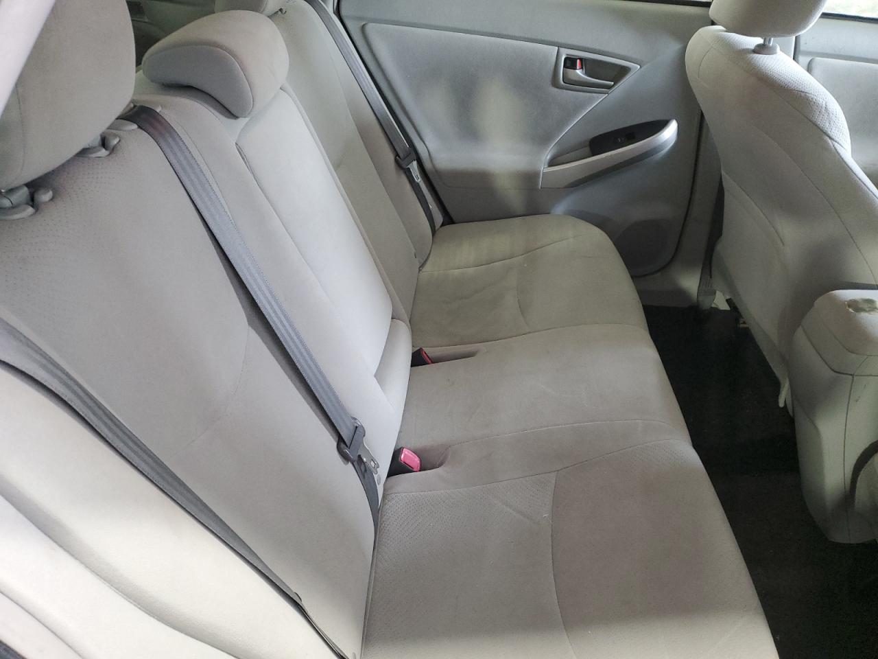2014 Toyota Prius - Image 10