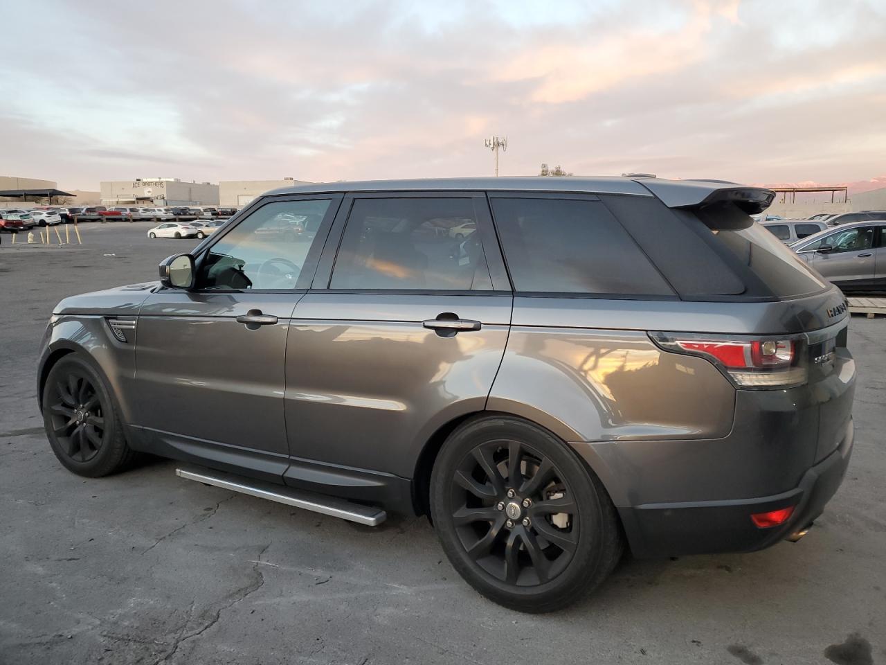 2014 Land Rover Range Rover - Image 2