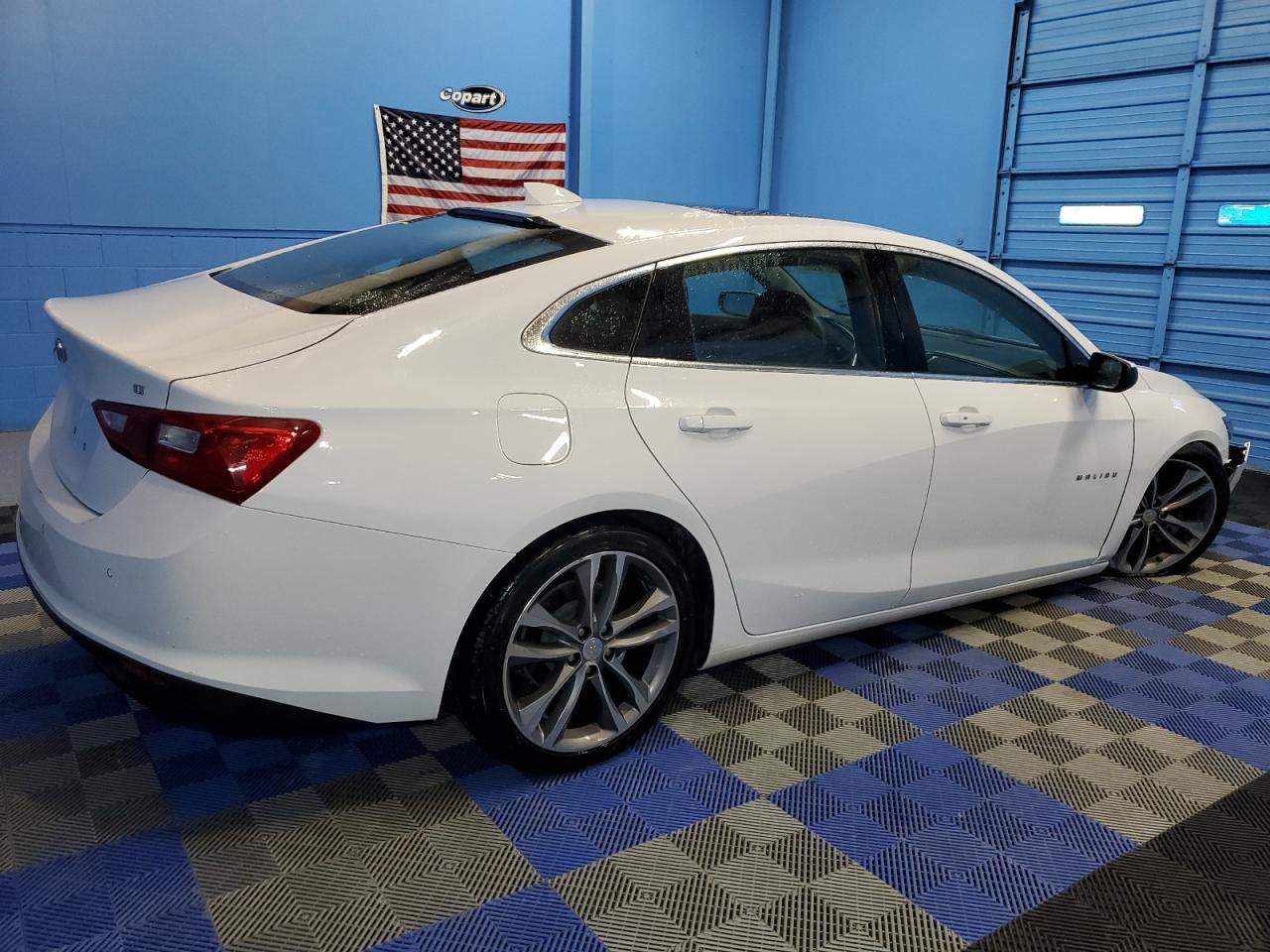 2023 Chevrolet Malibu - Image 3