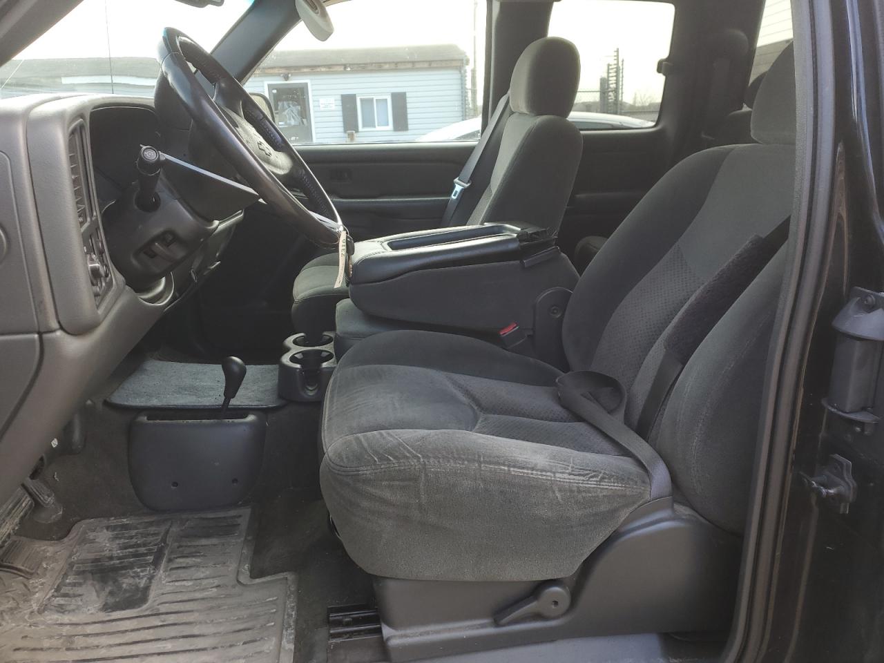 2004 Chevrolet Silverado - Image 7