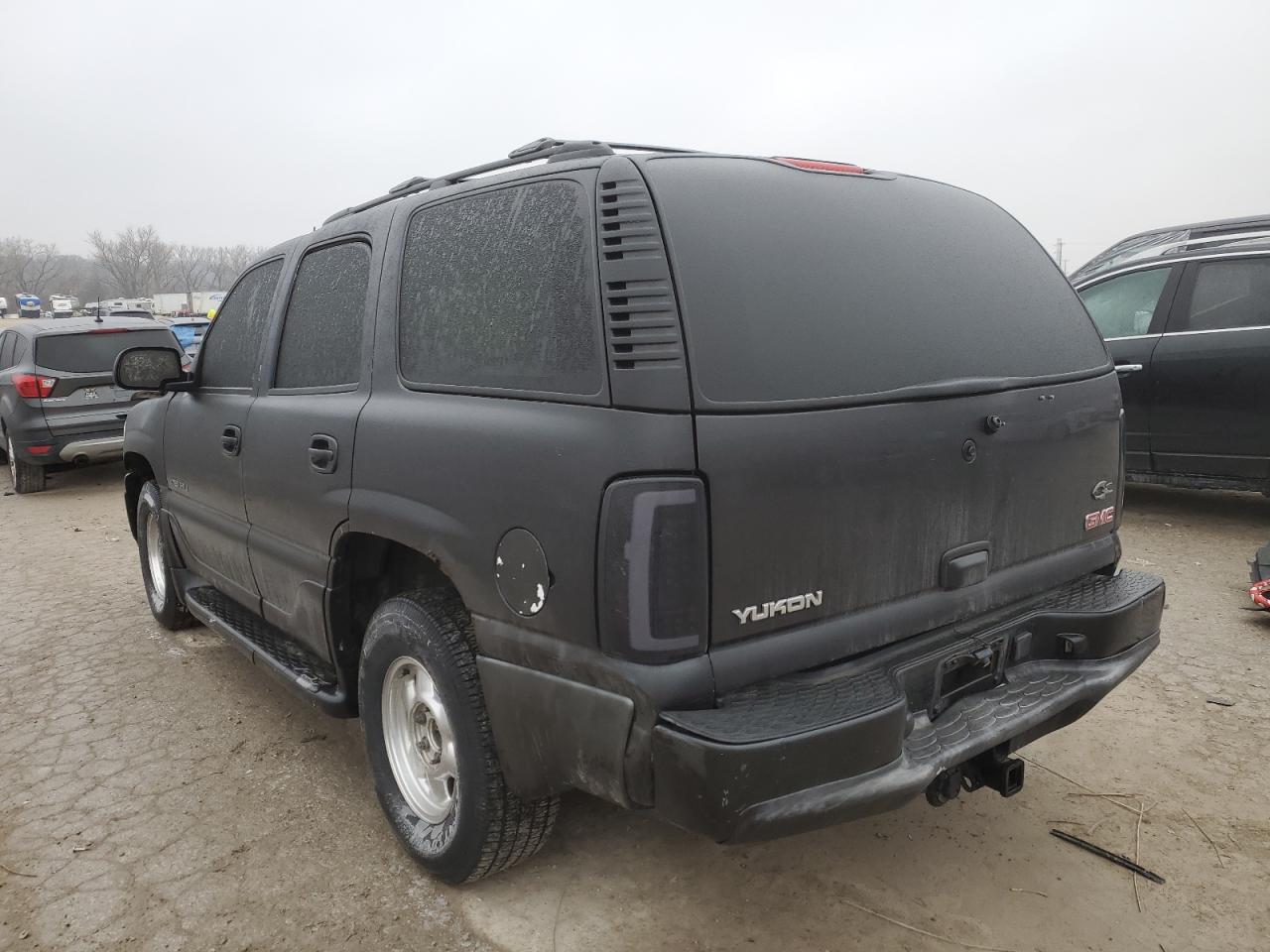 2004 GMC Yukon - Image 2