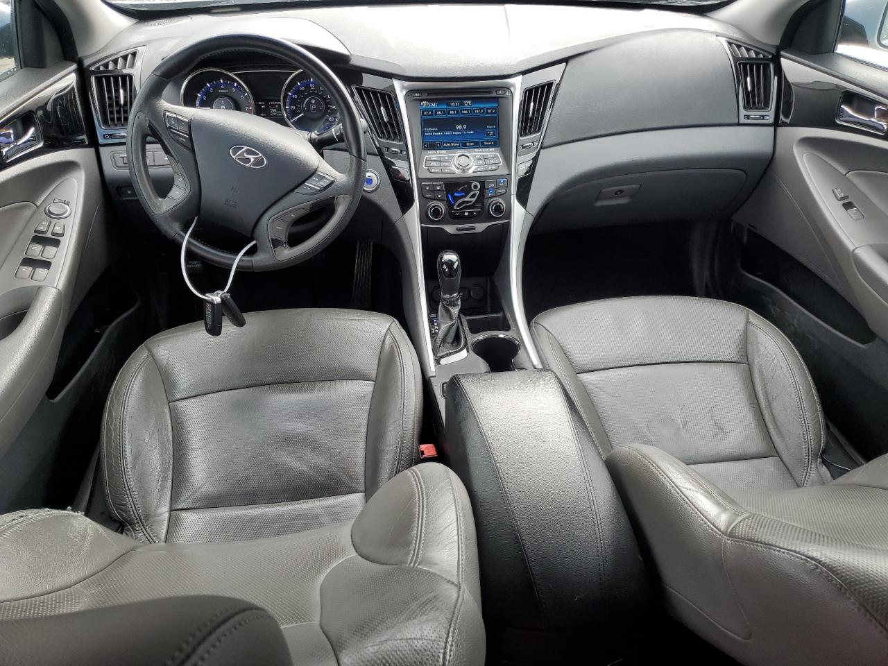 2013 Hyundai Sonata - Image 8