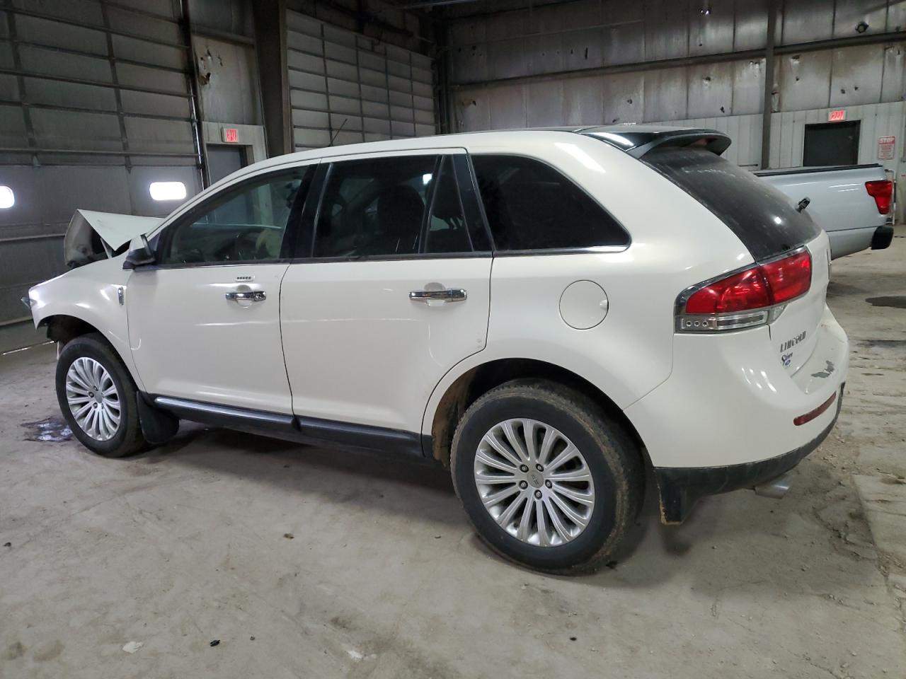 2013 Lincoln MKX - Image 2