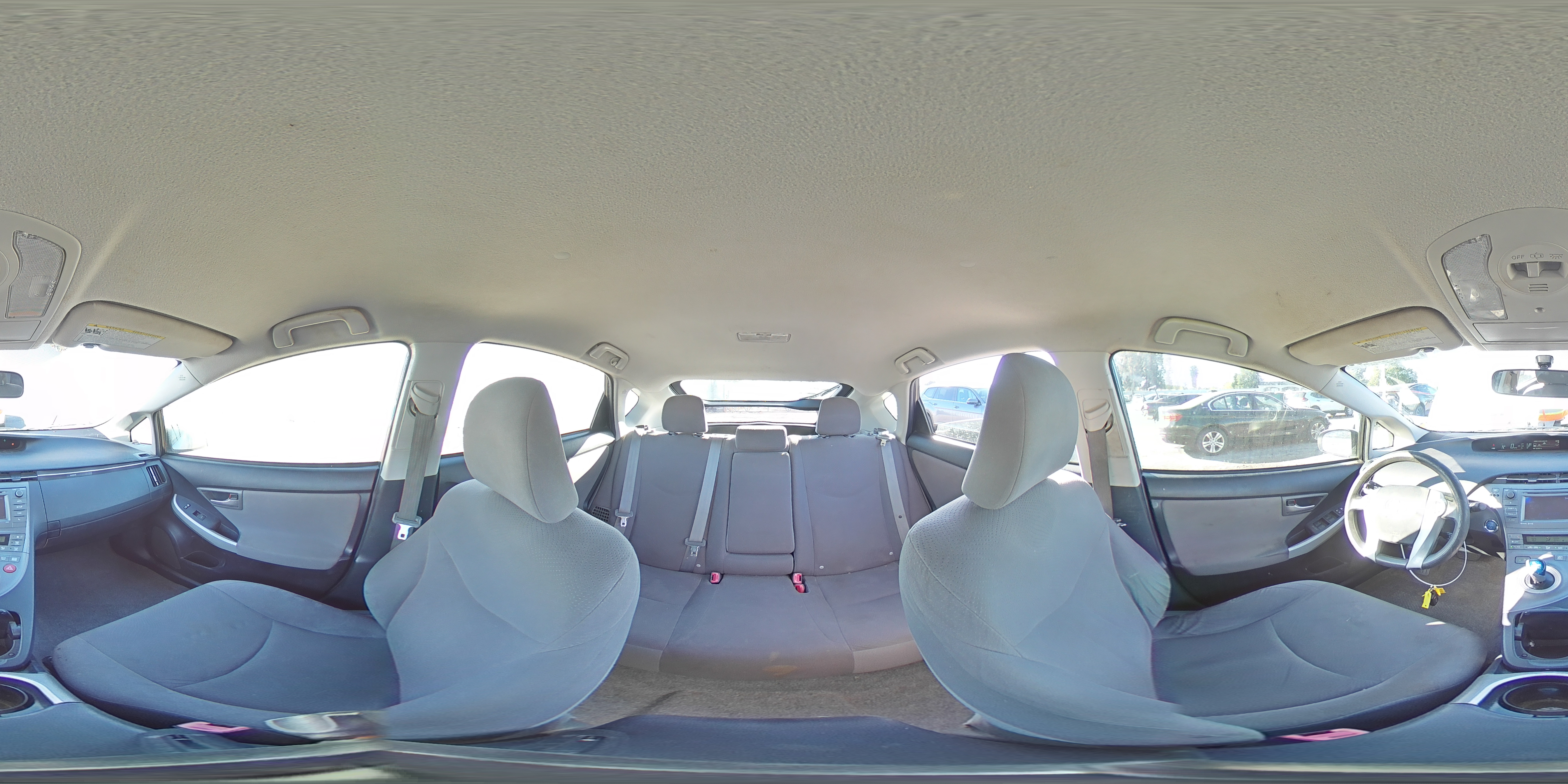2012 Toyota Prius - Image 13