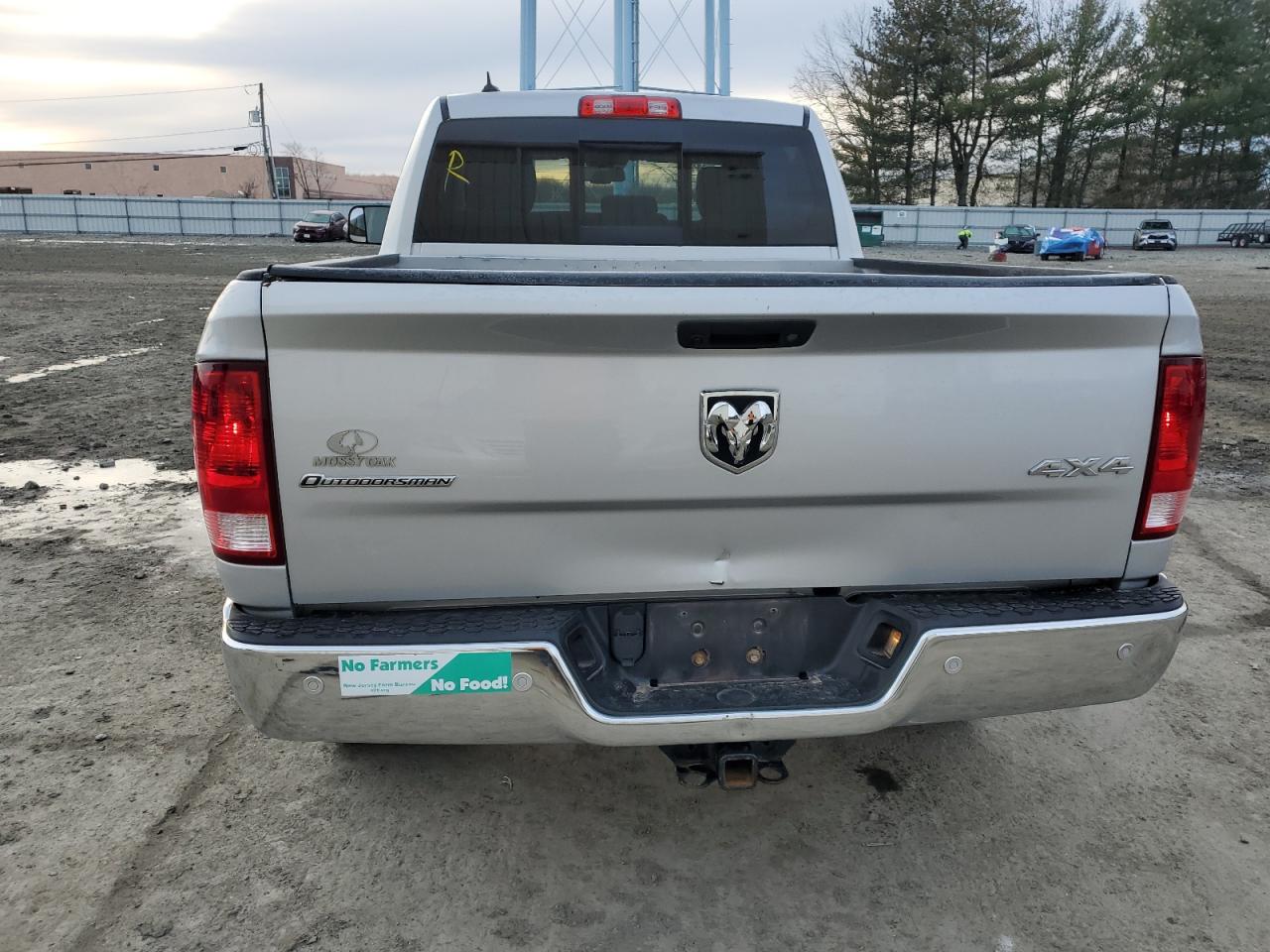 2016 RAM 1500 - Image 6