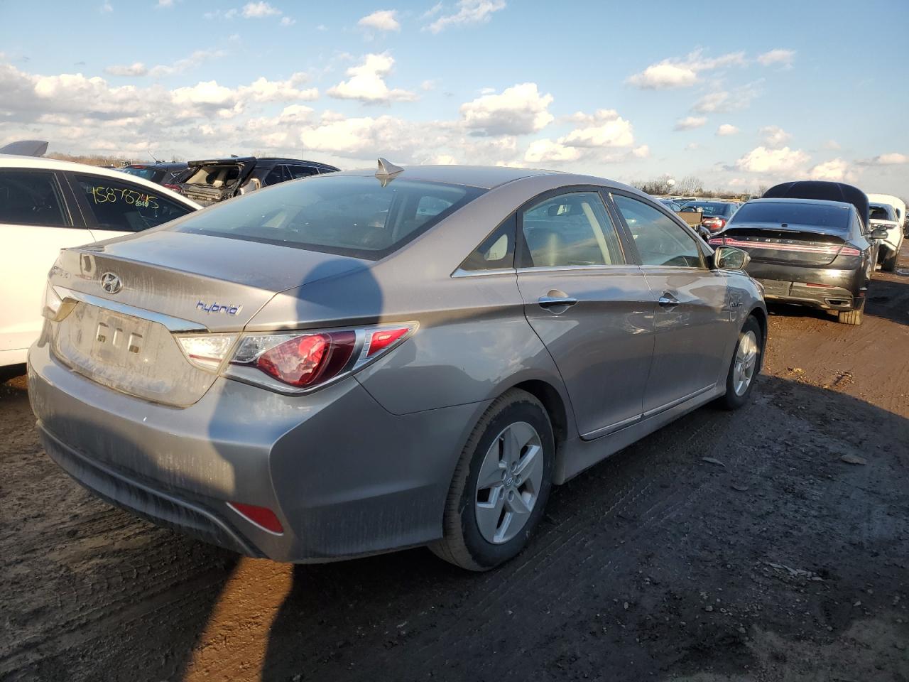 2011 Hyundai Sonata - Image 3