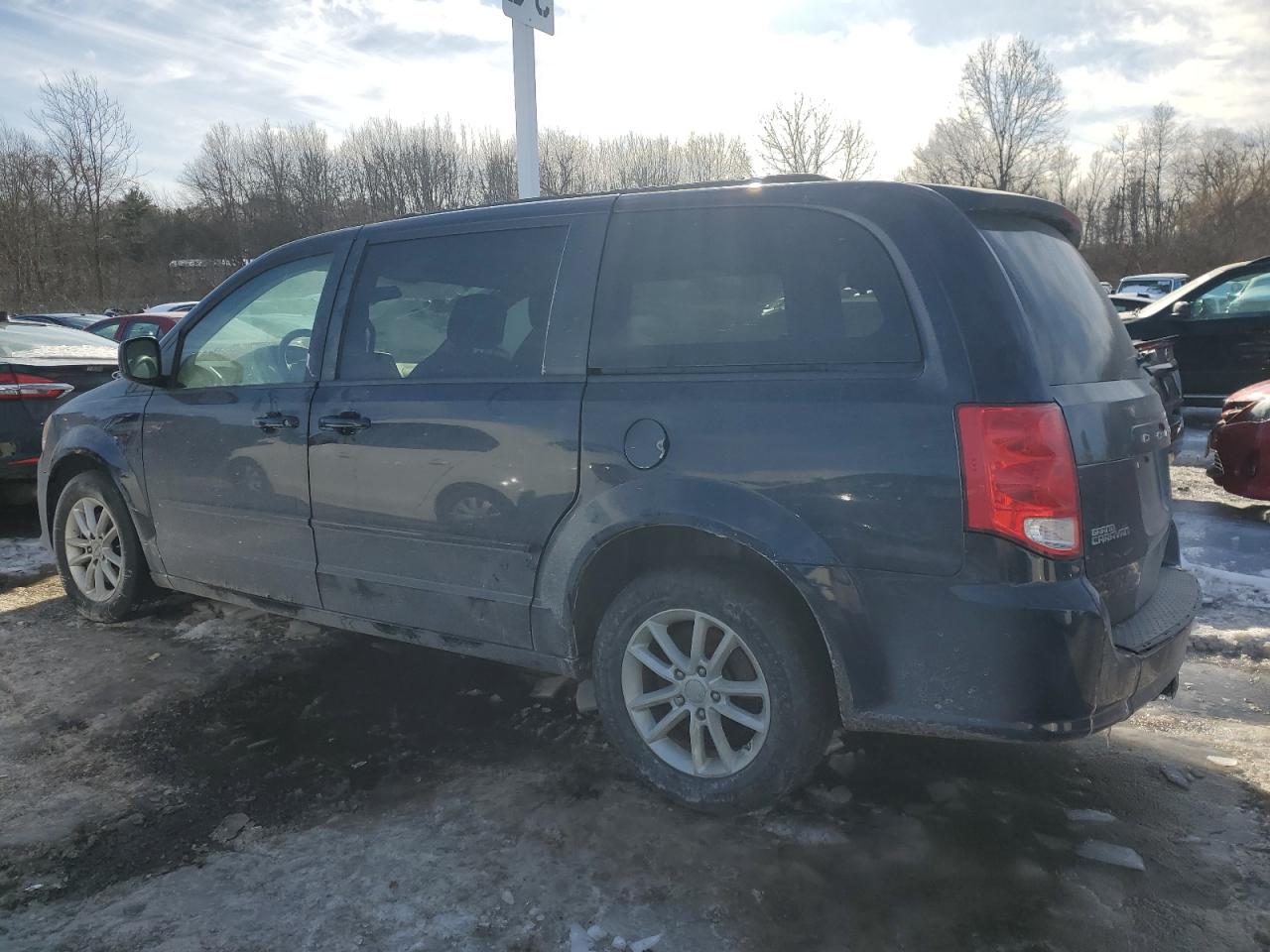 2014 Dodge Caravan - Image 2