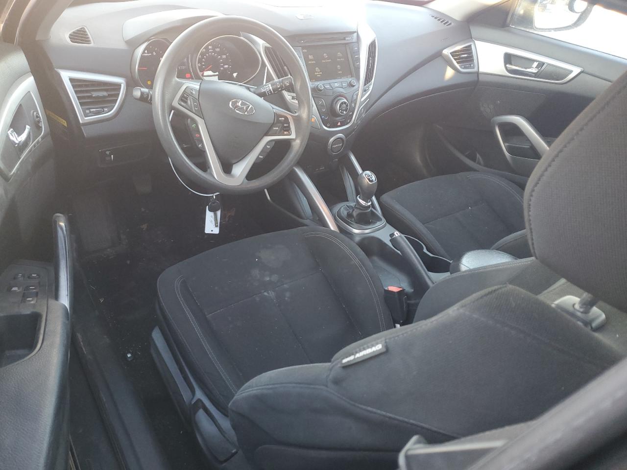 2013 Hyundai Veloster - Image 8