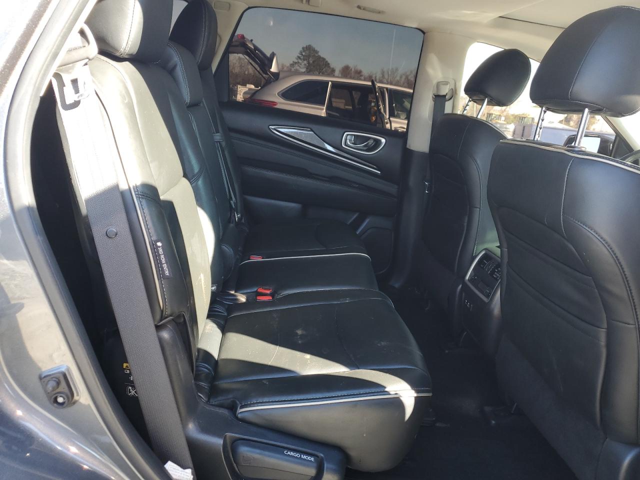 2019 Infiniti QX60 - Image 12