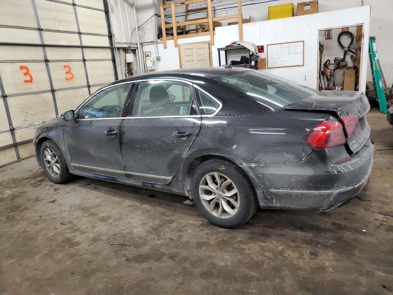 2016 Volkswagen Passat - Image 2