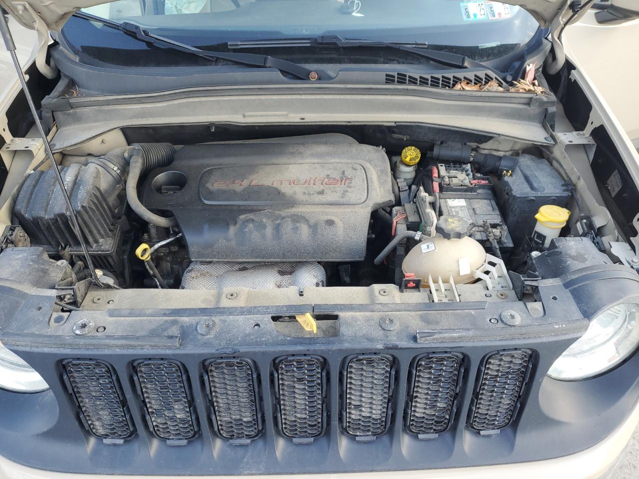 2016 Jeep Renegade - Image 12