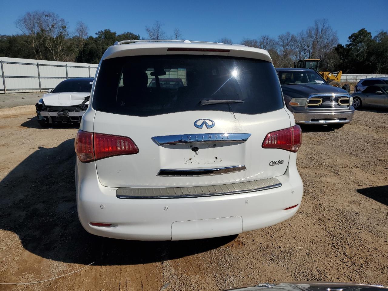 2014 Infiniti QX80 - Image 6