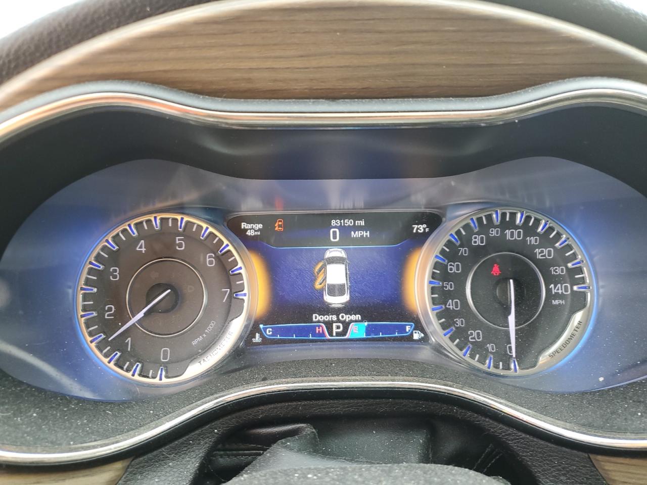 2015 Chrysler 200 - Image 9