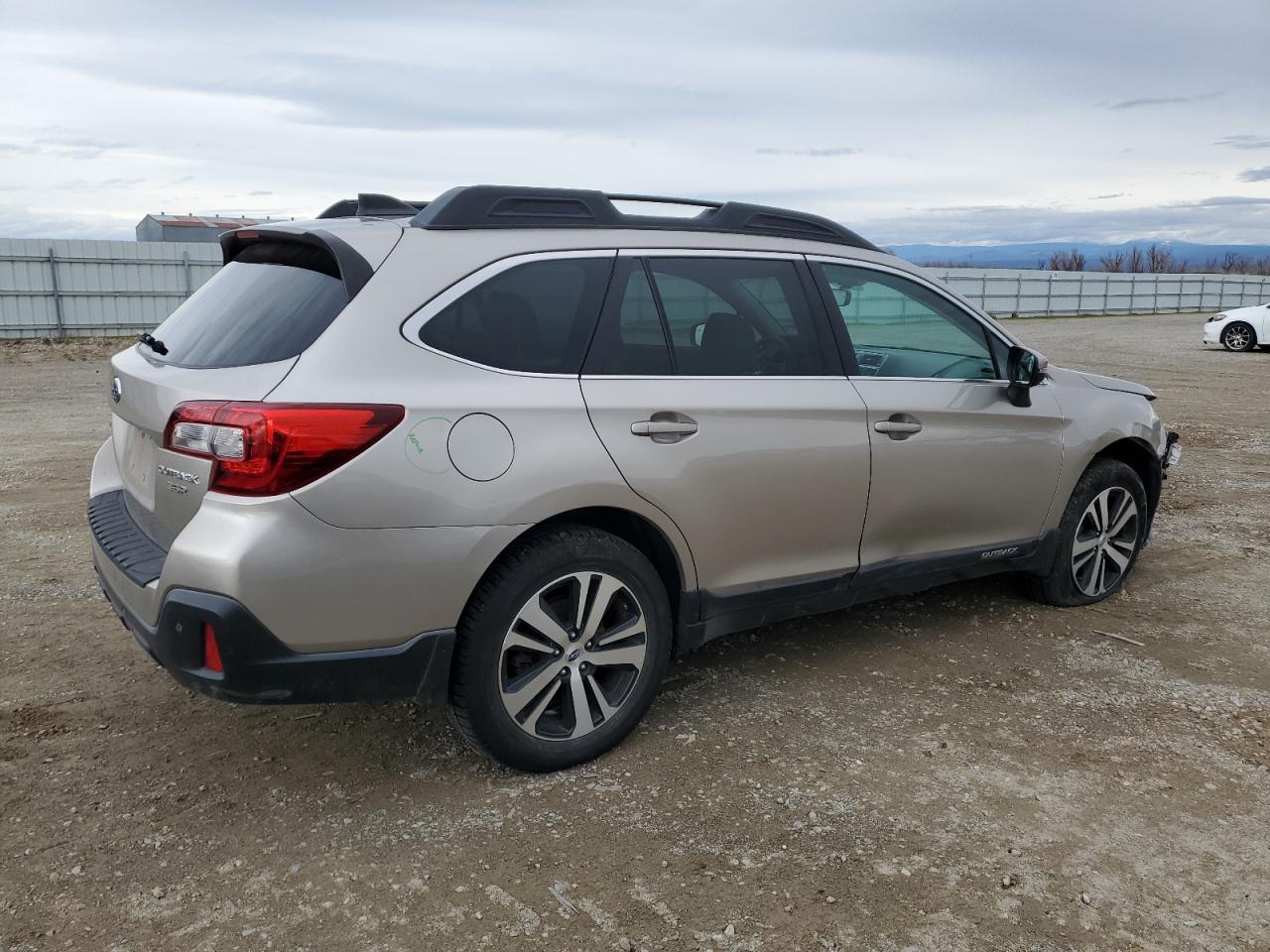 2018 Subaru Outback - Image 3