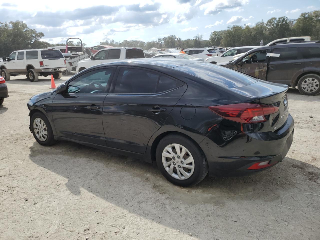 2019 Hyundai Elantra - Image 2
