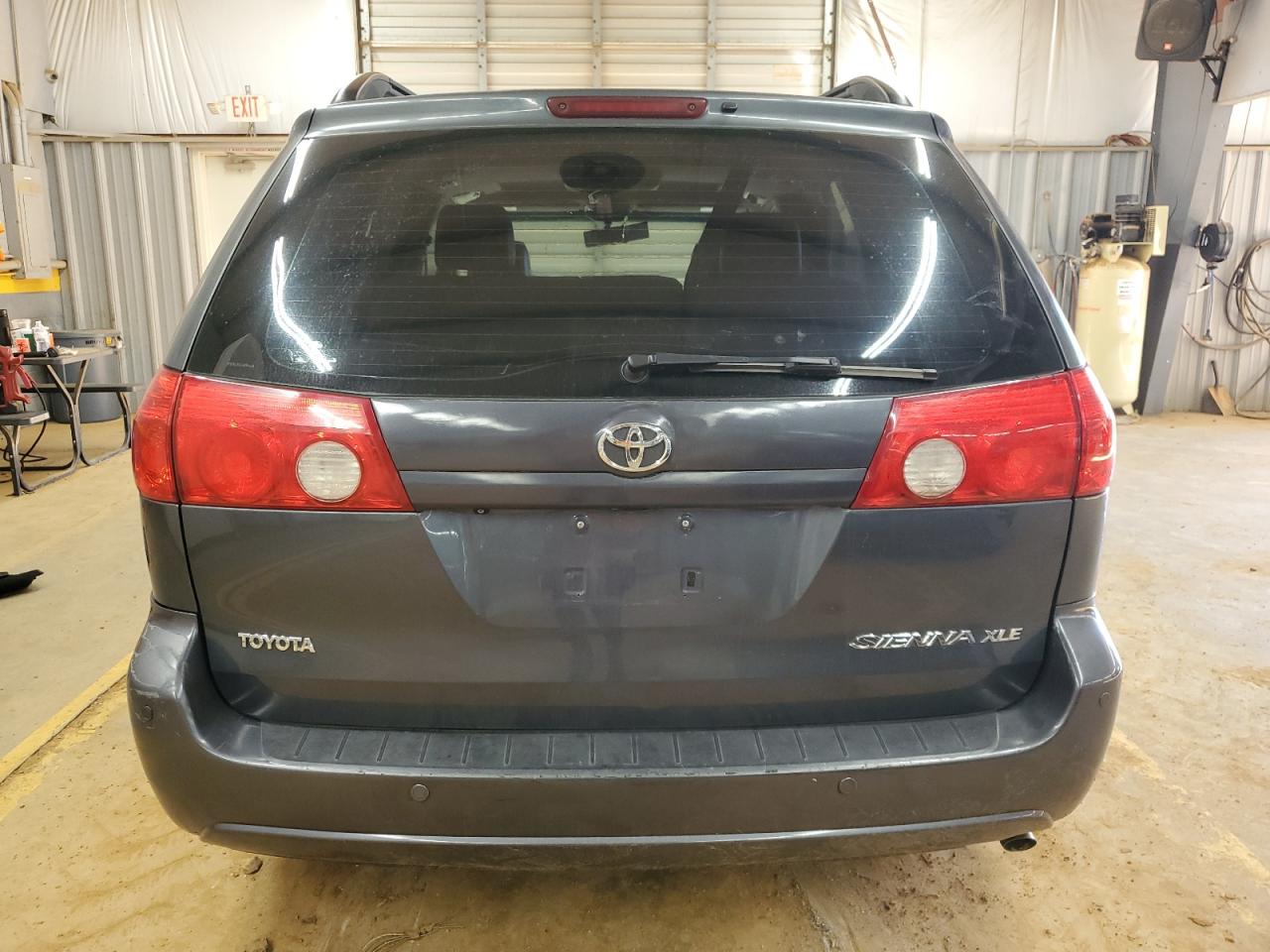 2008 Toyota Sienna - Image 6