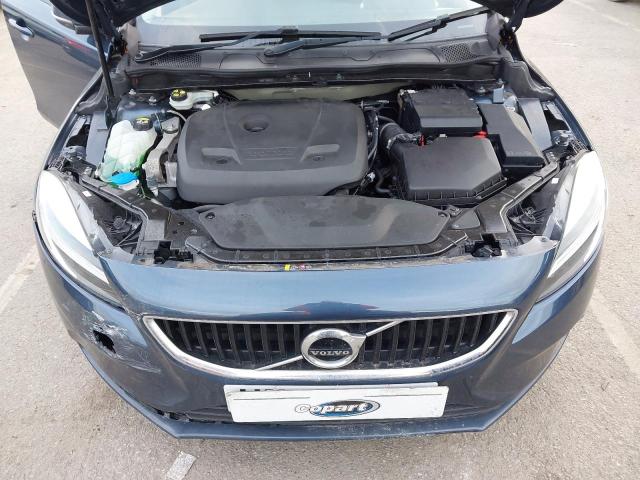 2018 VOLVO V40 MOMENT