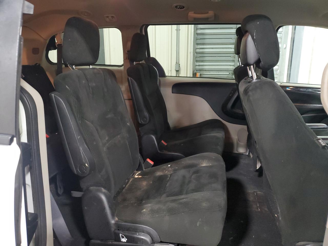 2016 Dodge Caravan - Image 12