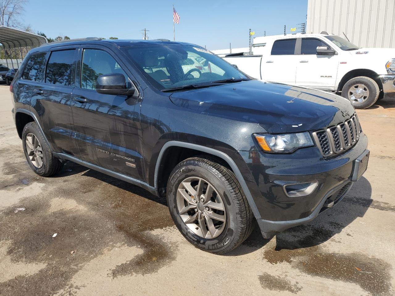 2016 Jeep Grand Cherokee - Image 4
