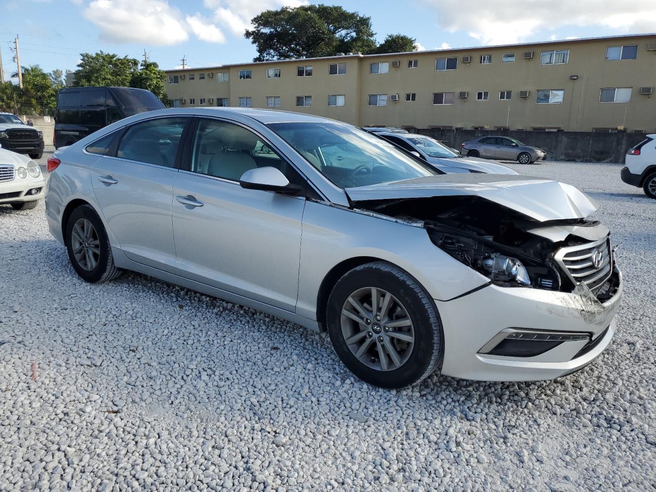 2015 Hyundai Sonata - Image 4