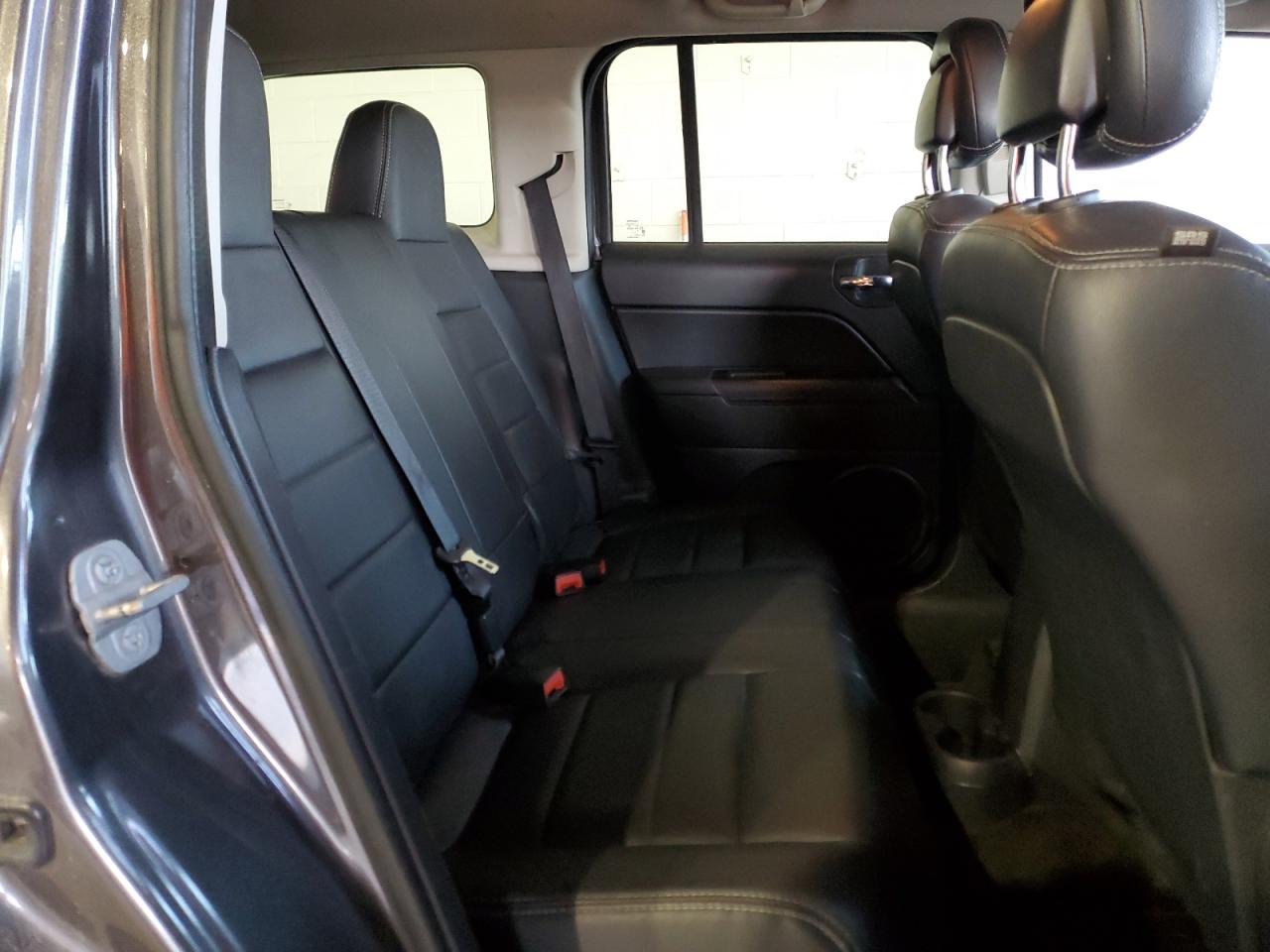 2014 Jeep Liberty (Patriot) - Image 11