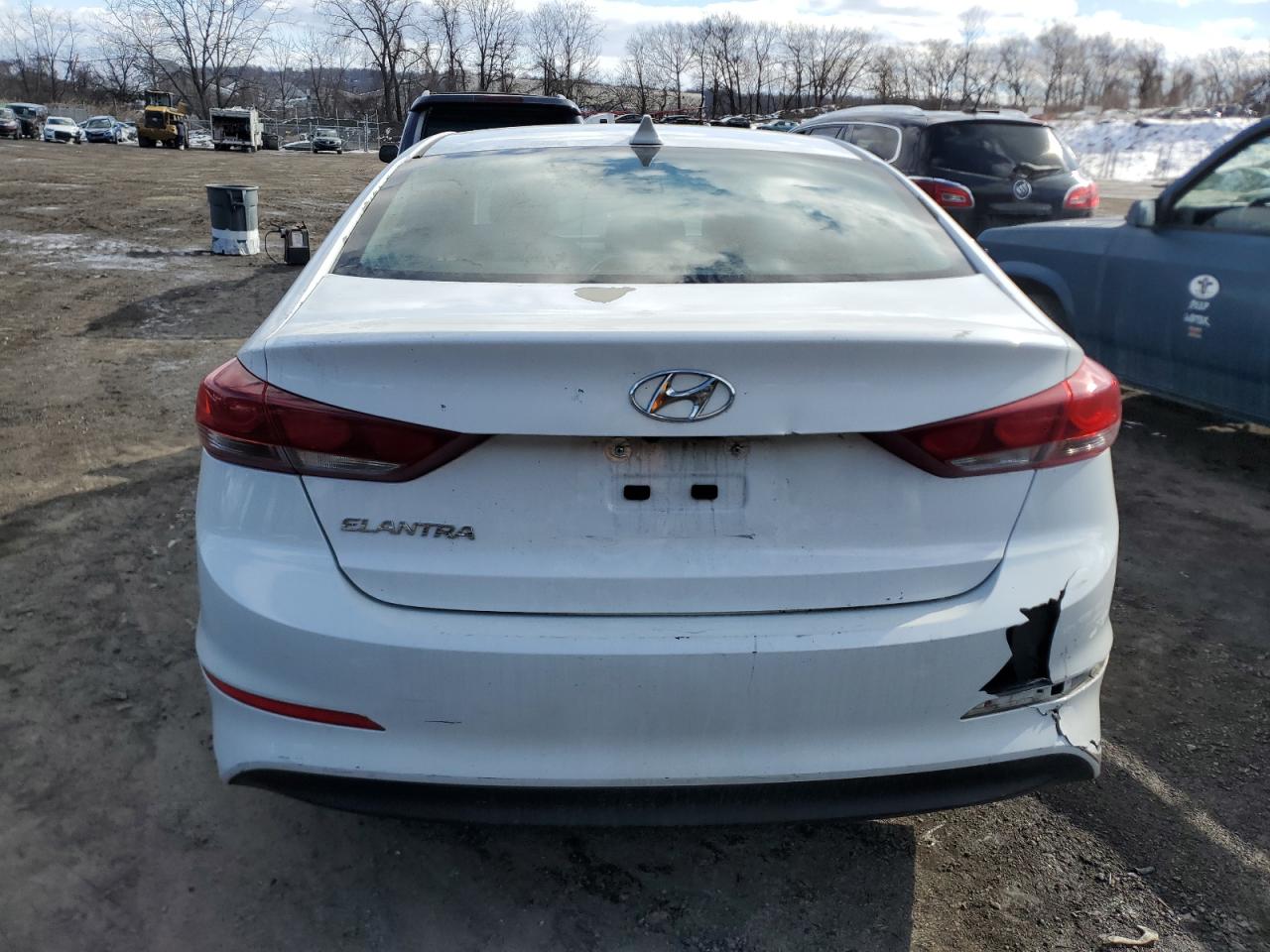 2018 Hyundai Elantra - Image 6