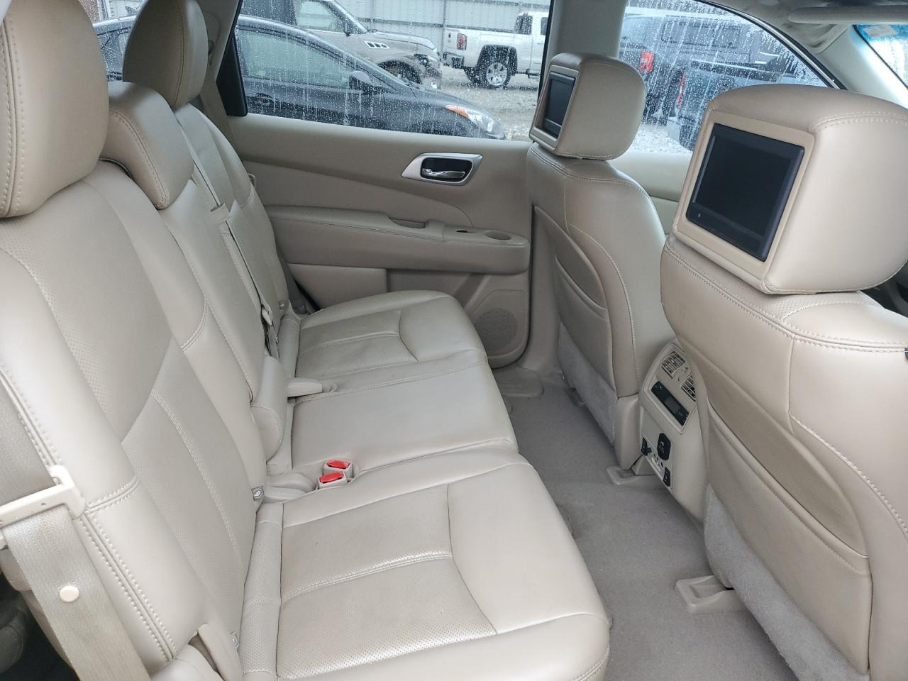 2014 Nissan Pathfinder - Image 11