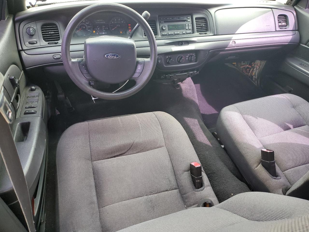 2009 Ford Crown Victoria - Image 8