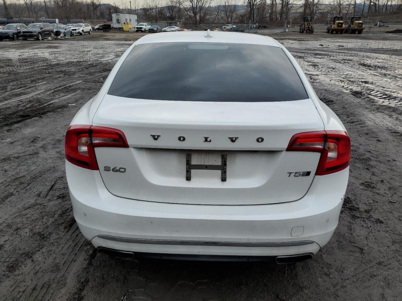 2016 Volvo S60 - Image 6