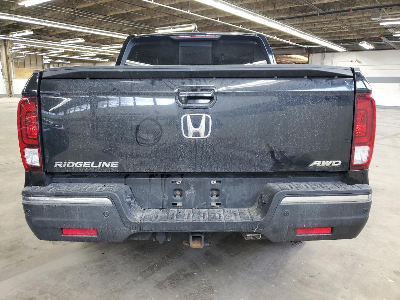 2017 Honda Ridgeline - Image 6