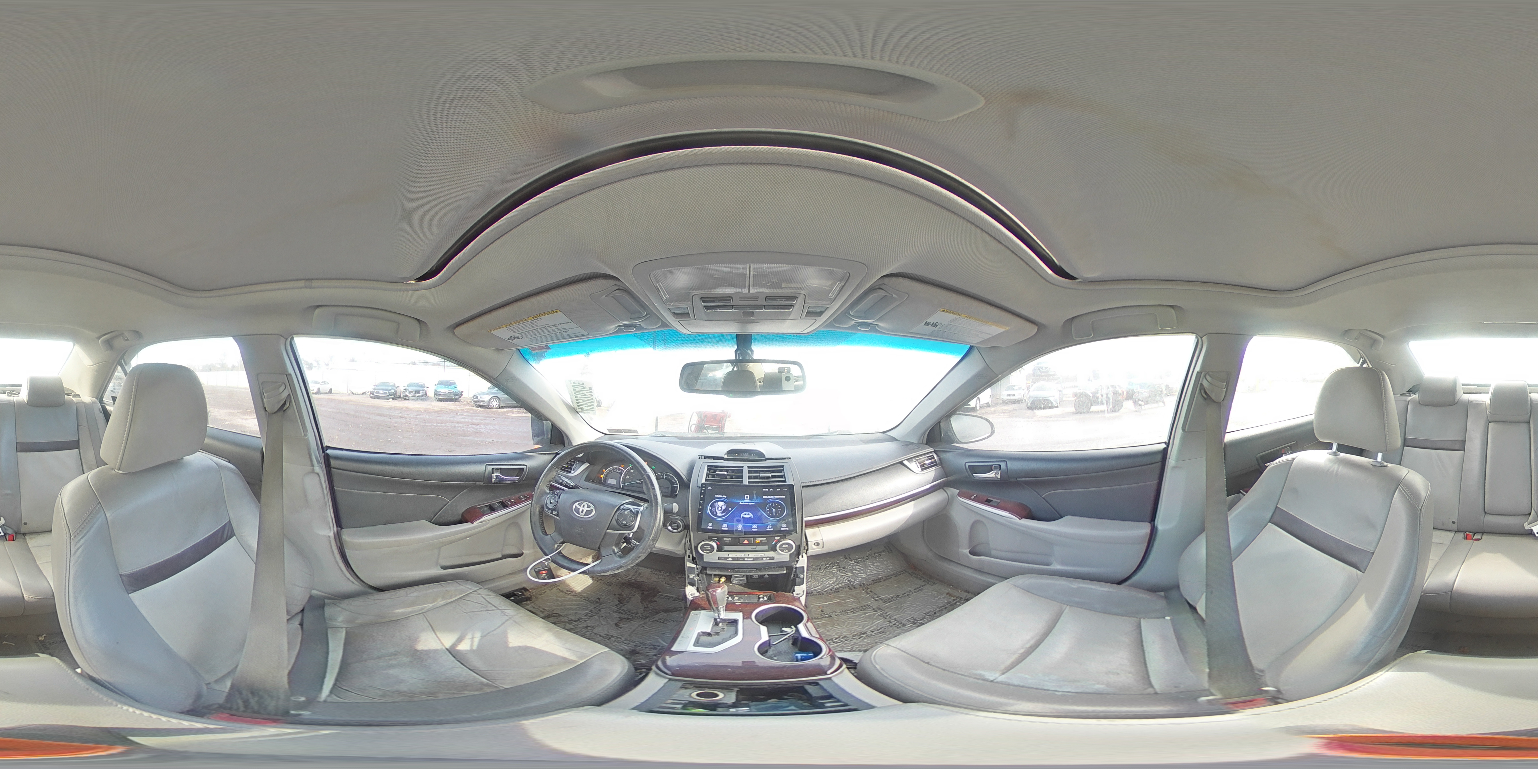 2014 Toyota Camry - Image 13