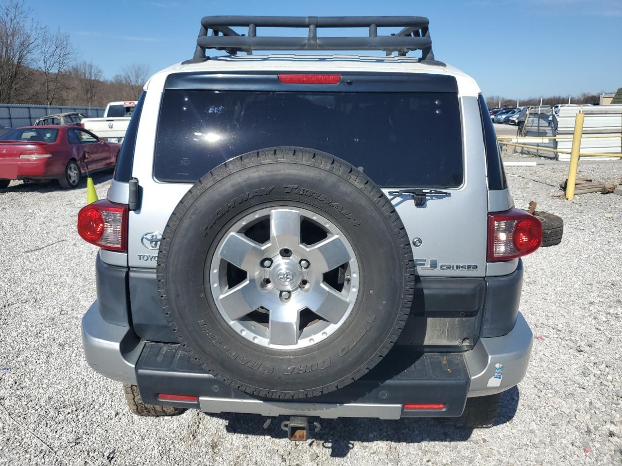 2008 Toyota FJ Cruiser - Image 6
