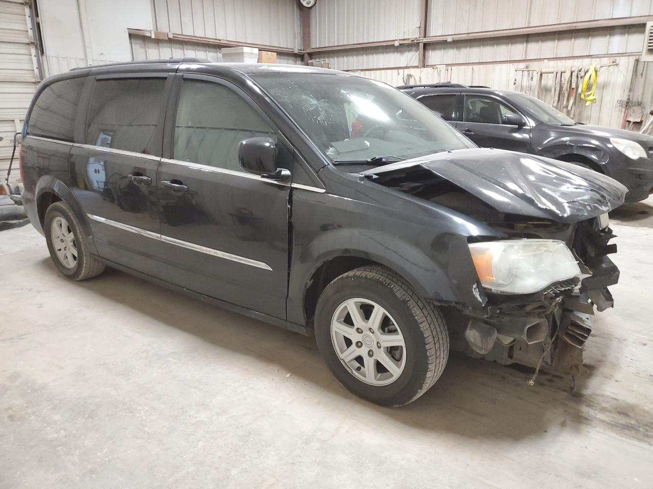 2011 Chrysler Town & Country - Image 4