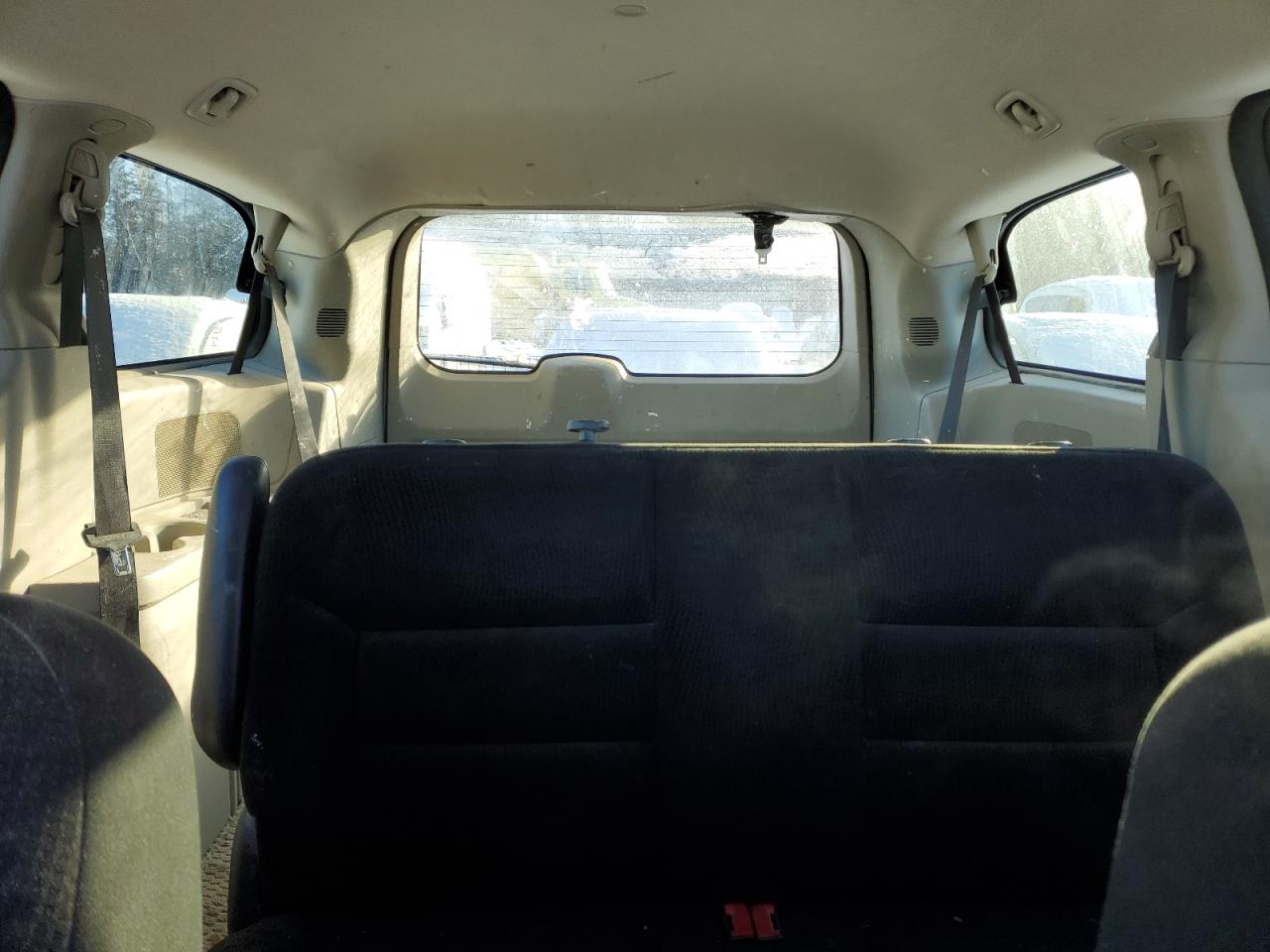 2016 Dodge Caravan - Image 10