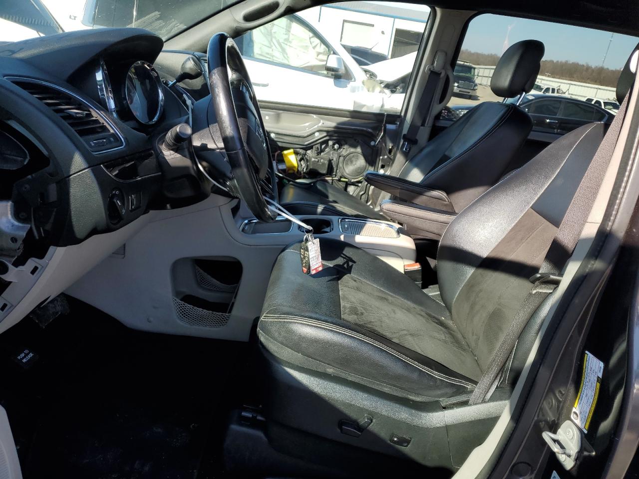 2019 Dodge Caravan - Image 7